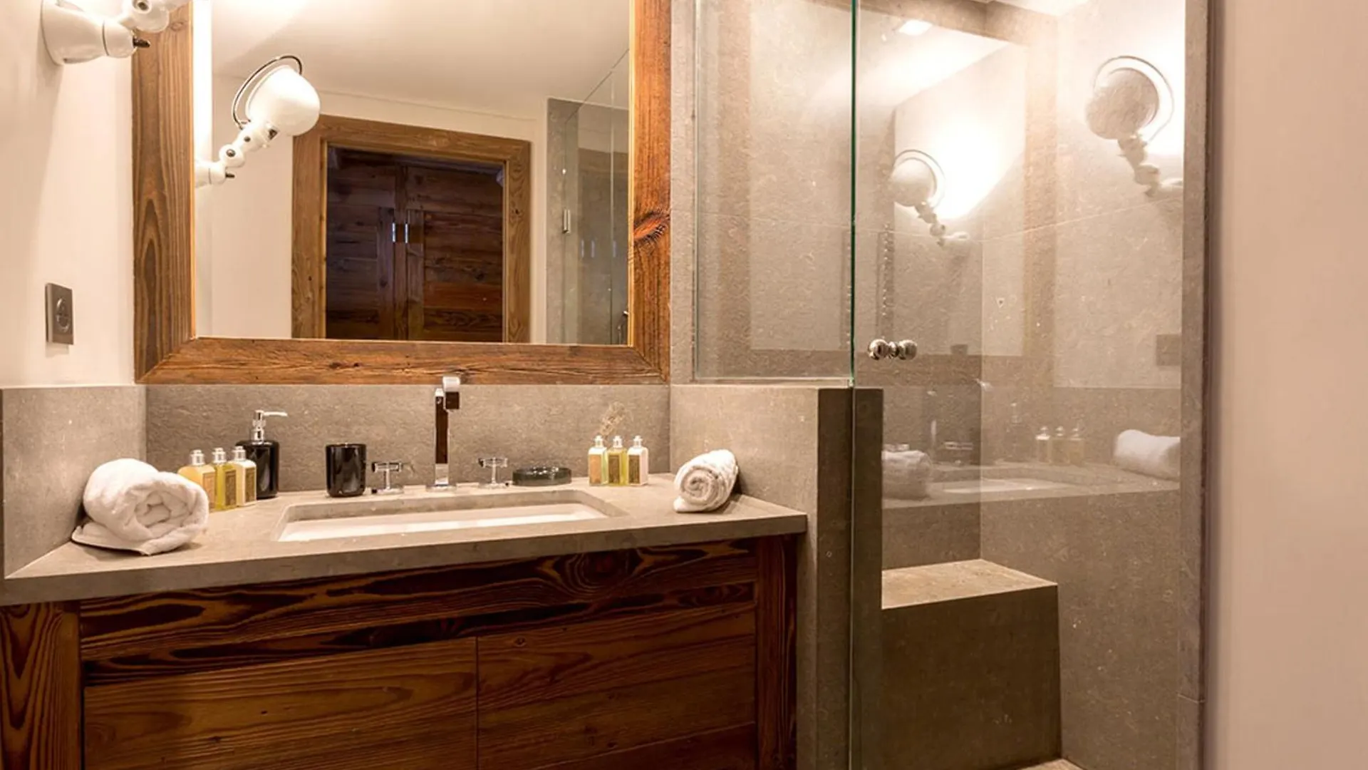 Chalet De Luxe 5 Pieces Avec Cheminee Et Conciergerie A Val-D'Isere - Fr-1-694-23 Apartment